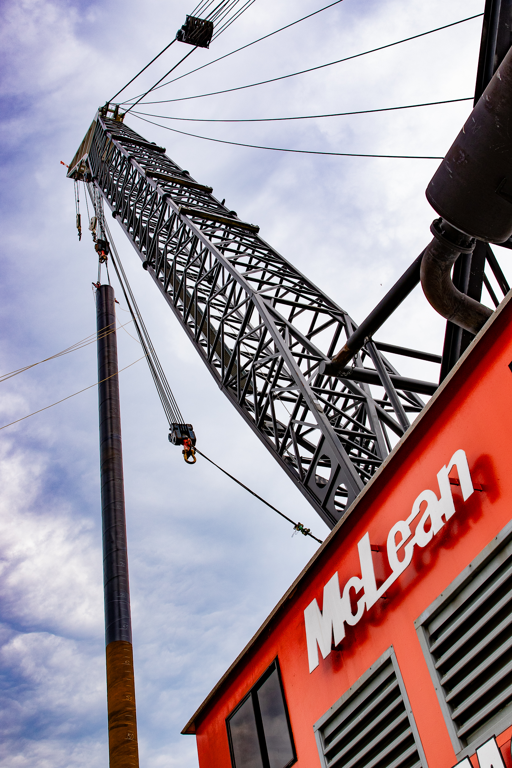 200-ton McLean Contracting crane holds Key Crossing test pile