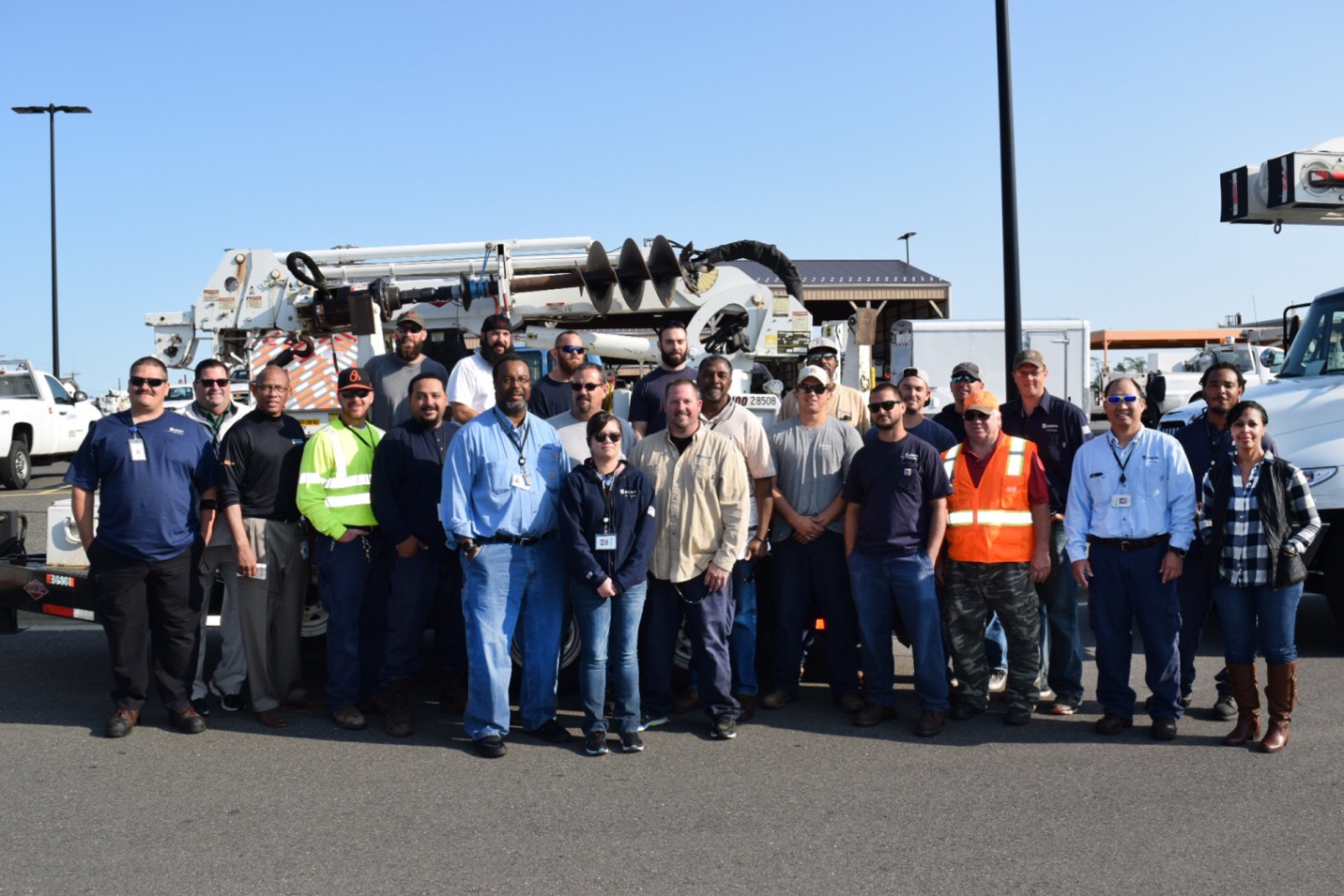 Group photo of Pepco crews aiding restoration work in Florida